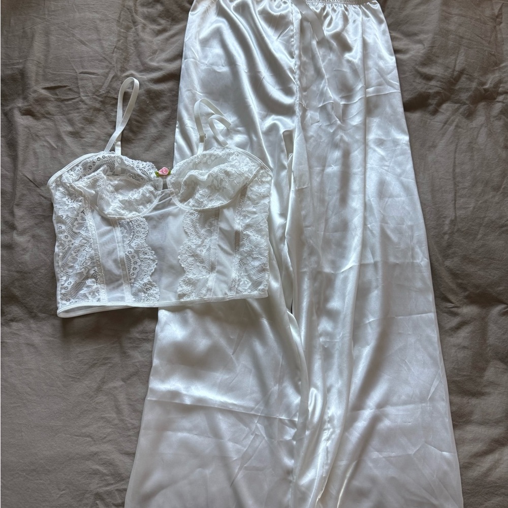 Elegant White Lace Sleepwear Set
